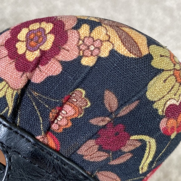 Floral flats - Picture 5 of 5